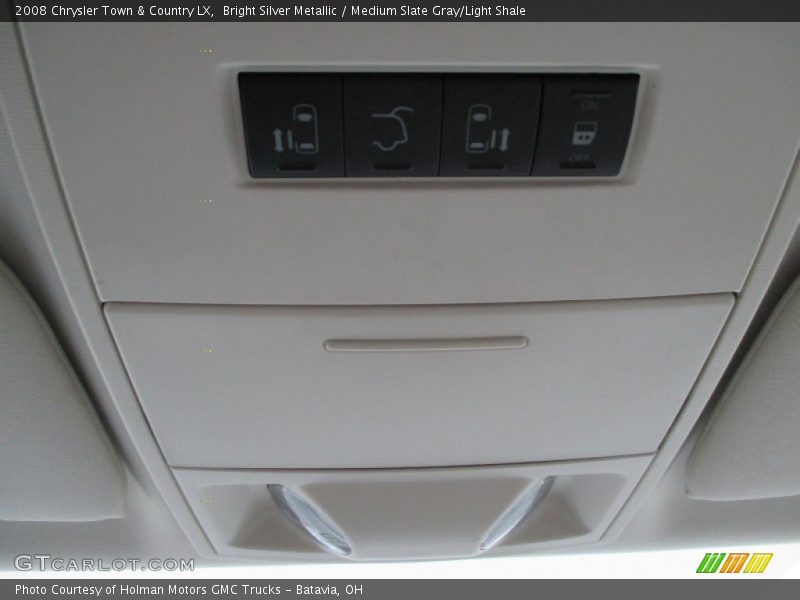 Bright Silver Metallic / Medium Slate Gray/Light Shale 2008 Chrysler Town & Country LX