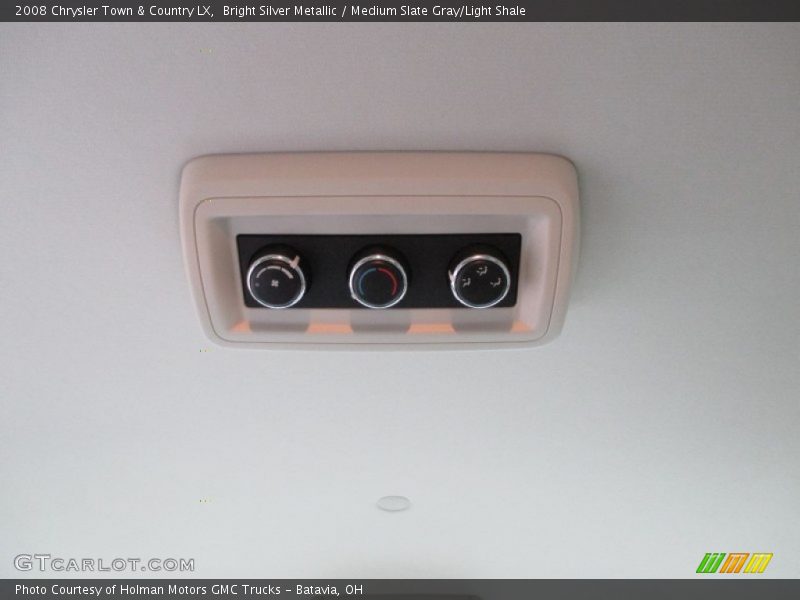 Bright Silver Metallic / Medium Slate Gray/Light Shale 2008 Chrysler Town & Country LX