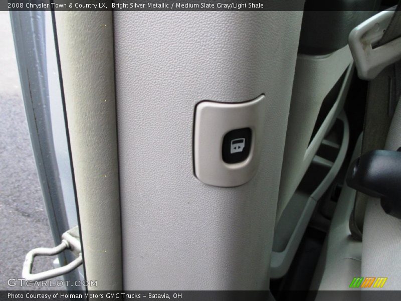 Bright Silver Metallic / Medium Slate Gray/Light Shale 2008 Chrysler Town & Country LX