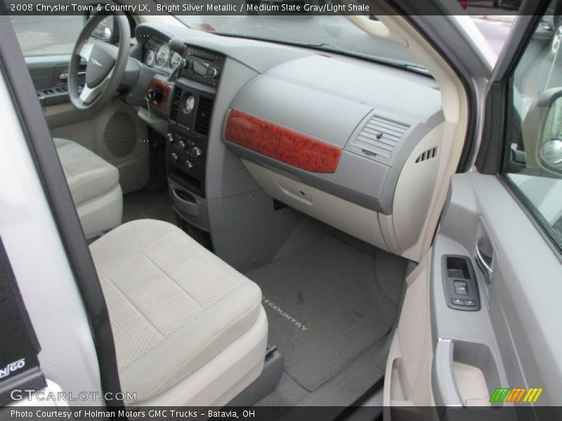 Bright Silver Metallic / Medium Slate Gray/Light Shale 2008 Chrysler Town & Country LX