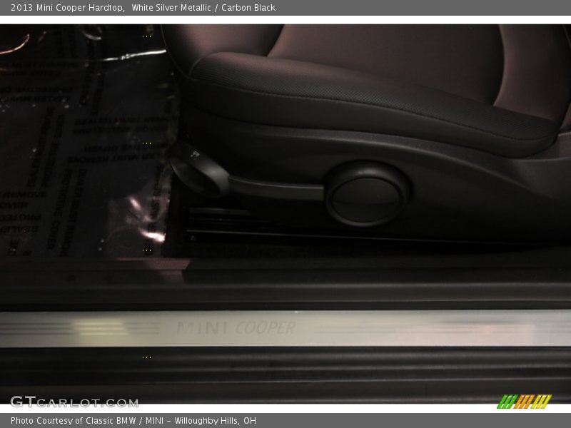White Silver Metallic / Carbon Black 2013 Mini Cooper Hardtop