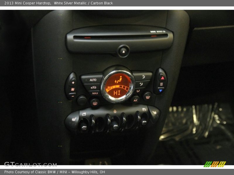 White Silver Metallic / Carbon Black 2013 Mini Cooper Hardtop
