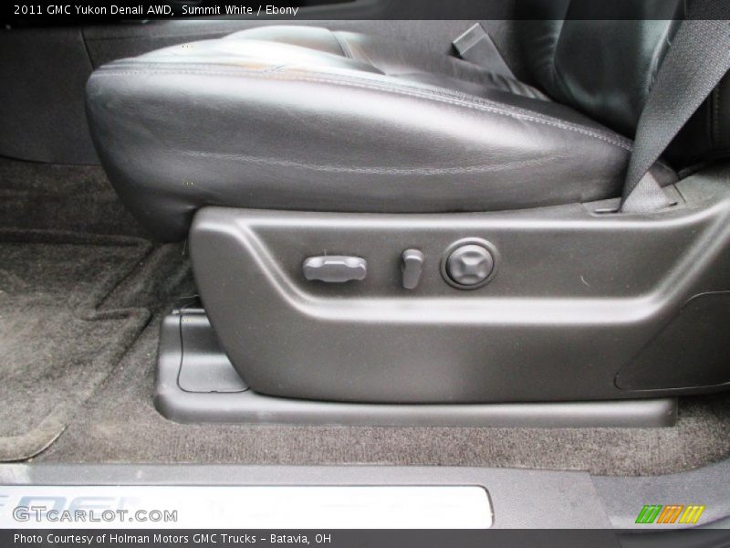 Summit White / Ebony 2011 GMC Yukon Denali AWD
