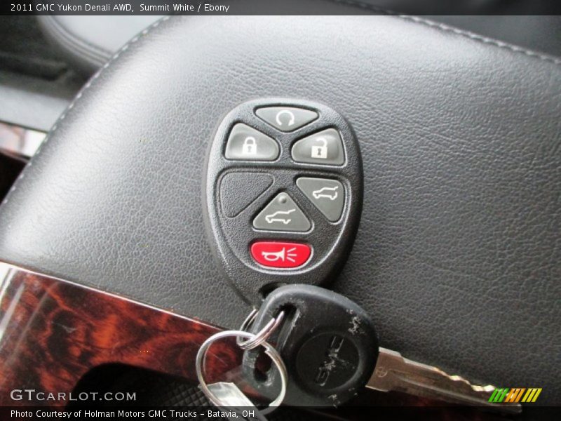Summit White / Ebony 2011 GMC Yukon Denali AWD