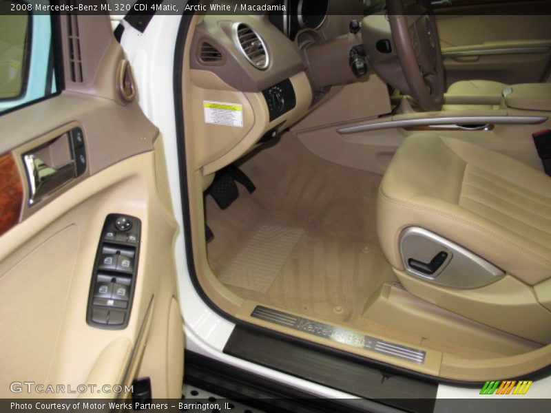 Arctic White / Macadamia 2008 Mercedes-Benz ML 320 CDI 4Matic
