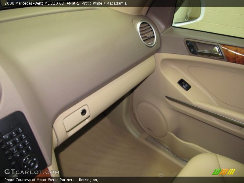 Arctic White / Macadamia 2008 Mercedes-Benz ML 320 CDI 4Matic