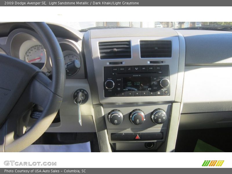Light Sandstone Metallic / Dark Khaki/Light Graystone 2009 Dodge Avenger SE