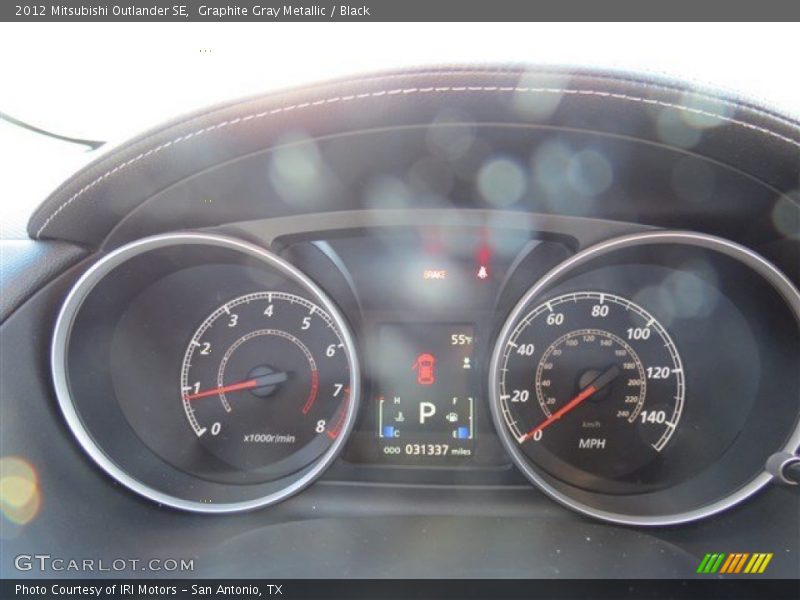 Graphite Gray Metallic / Black 2012 Mitsubishi Outlander SE