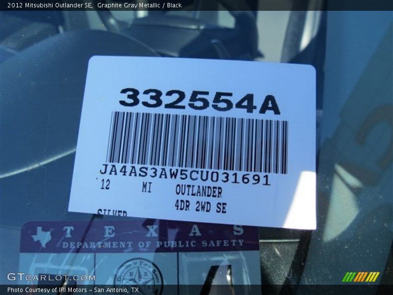 Graphite Gray Metallic / Black 2012 Mitsubishi Outlander SE
