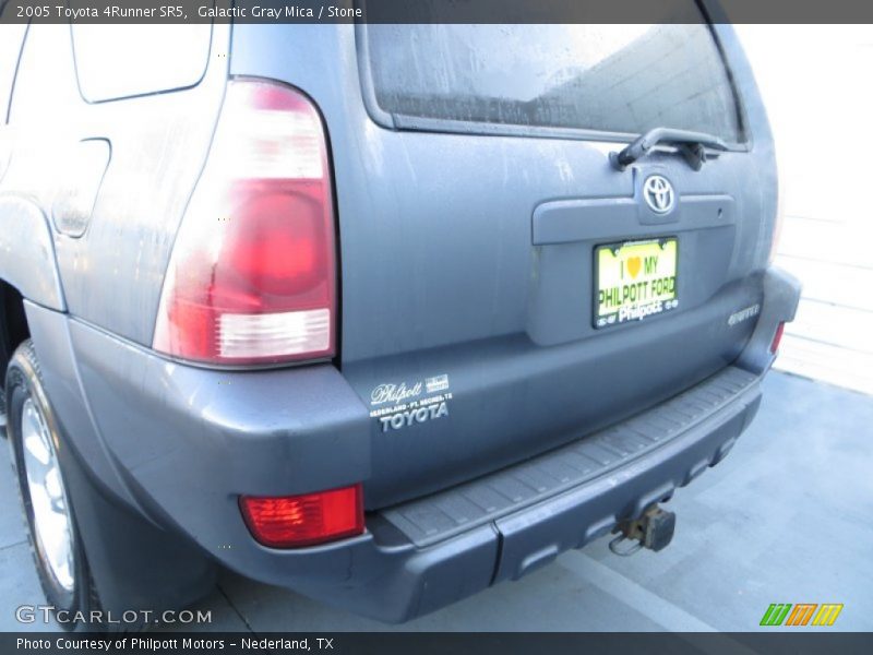 Galactic Gray Mica / Stone 2005 Toyota 4Runner SR5