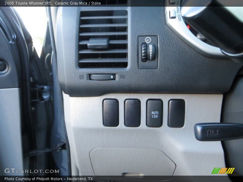 Galactic Gray Mica / Stone 2005 Toyota 4Runner SR5