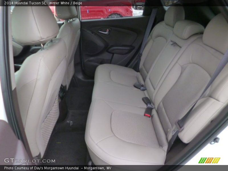 Winter White / Beige 2014 Hyundai Tucson SE