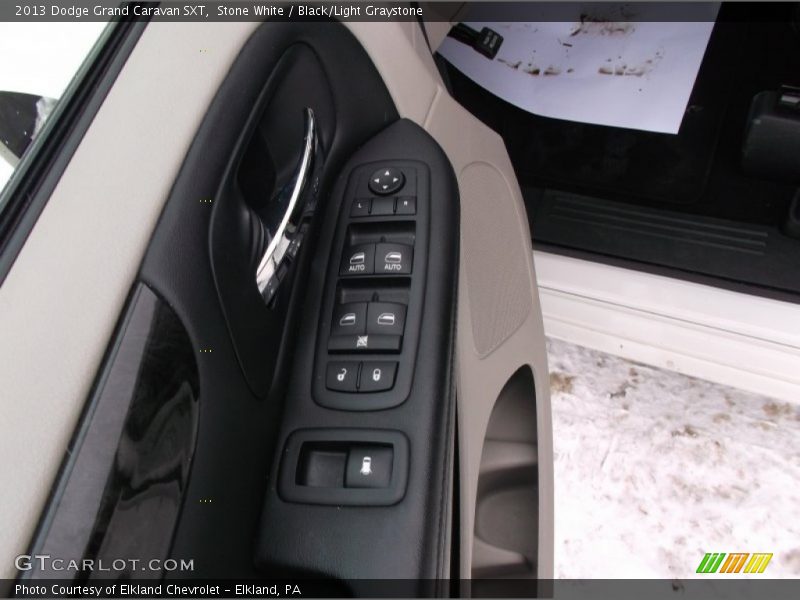Stone White / Black/Light Graystone 2013 Dodge Grand Caravan SXT