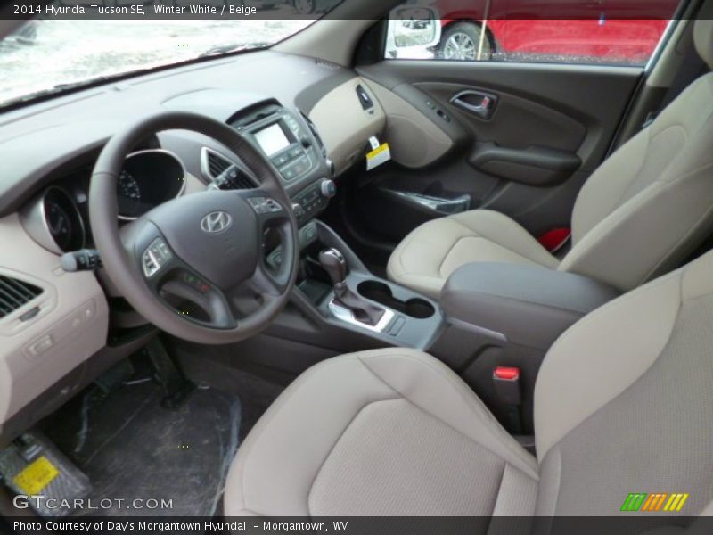Winter White / Beige 2014 Hyundai Tucson SE