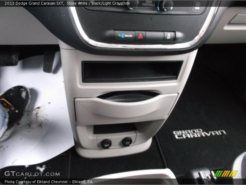 Stone White / Black/Light Graystone 2013 Dodge Grand Caravan SXT