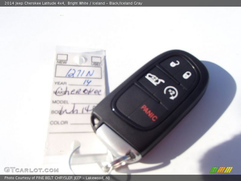 Bright White / Iceland - Black/Iceland Gray 2014 Jeep Cherokee Latitude 4x4