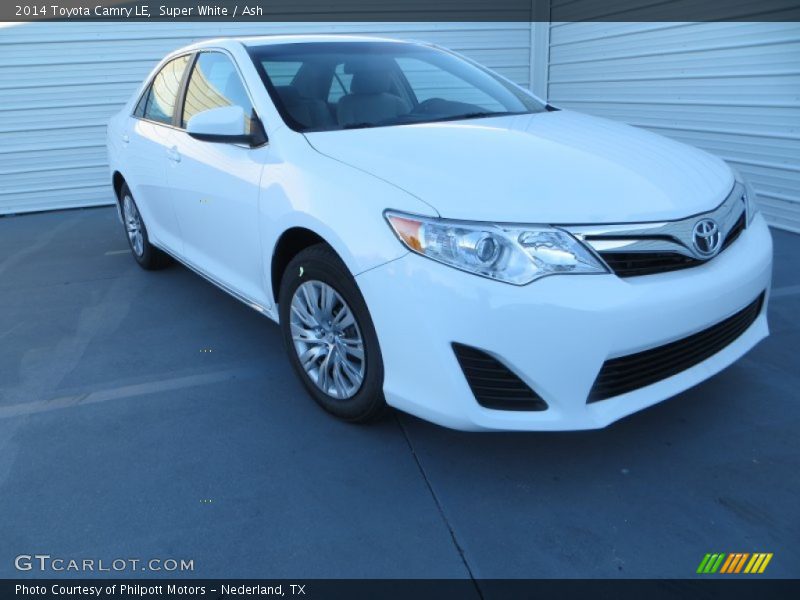 Super White / Ash 2014 Toyota Camry LE