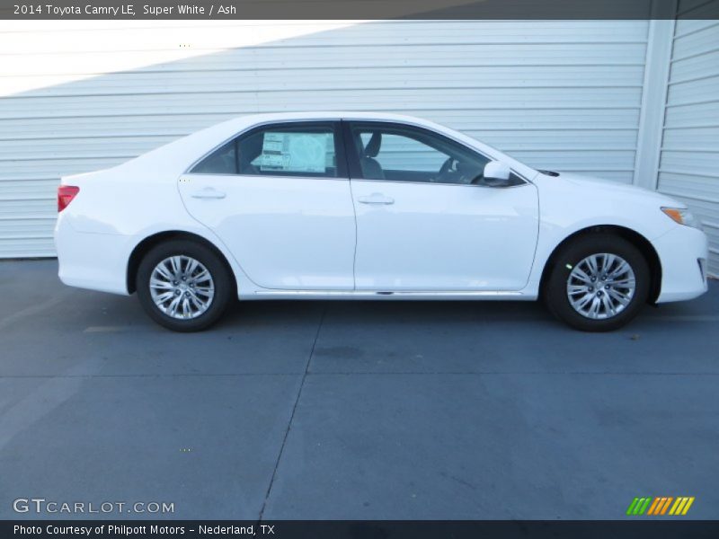 Super White / Ash 2014 Toyota Camry LE