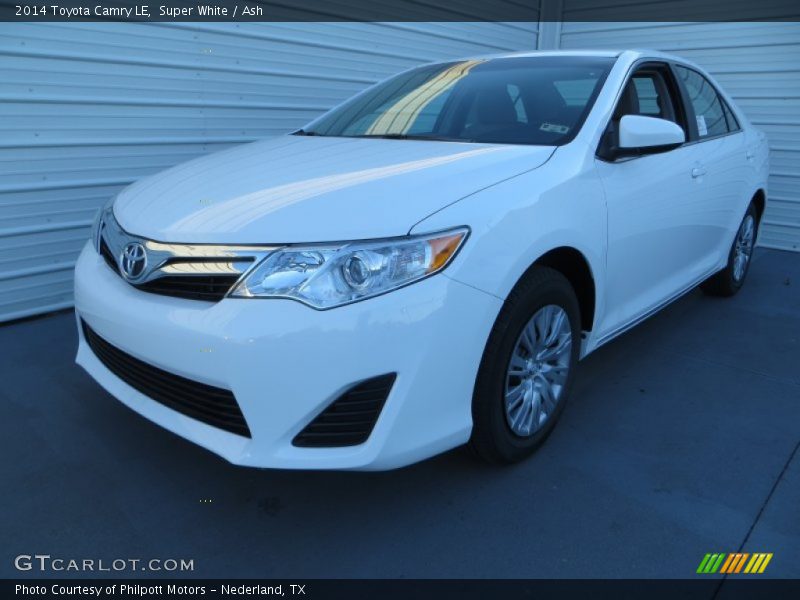 Super White / Ash 2014 Toyota Camry LE