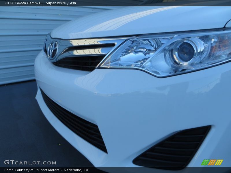 Super White / Ash 2014 Toyota Camry LE