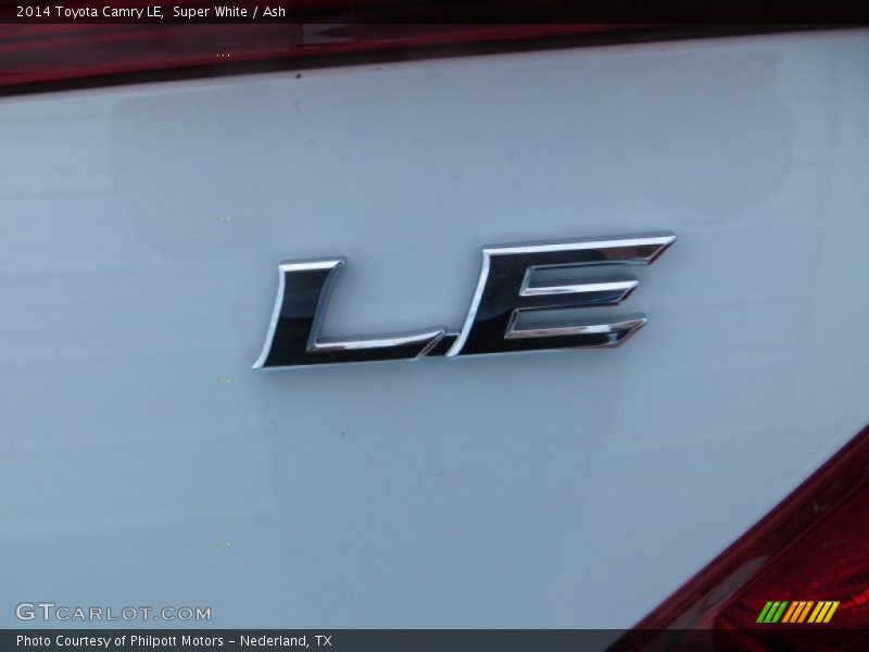 Super White / Ash 2014 Toyota Camry LE