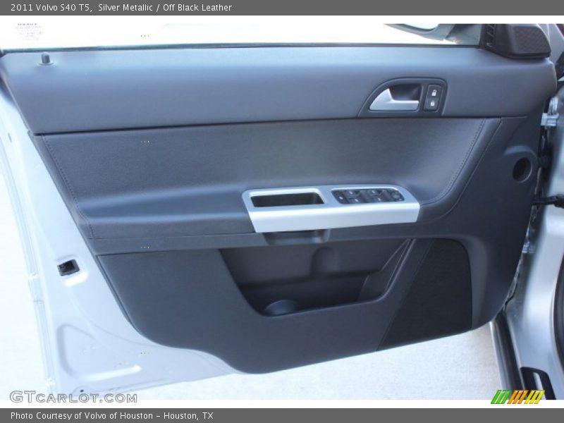 Silver Metallic / Off Black Leather 2011 Volvo S40 T5