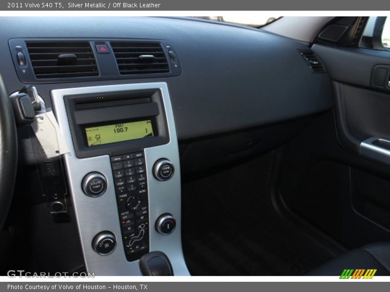 Silver Metallic / Off Black Leather 2011 Volvo S40 T5