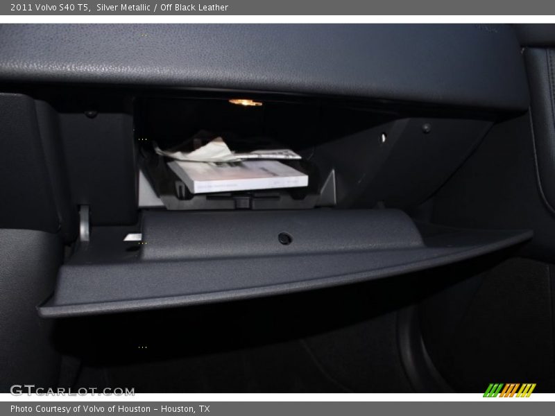 Silver Metallic / Off Black Leather 2011 Volvo S40 T5