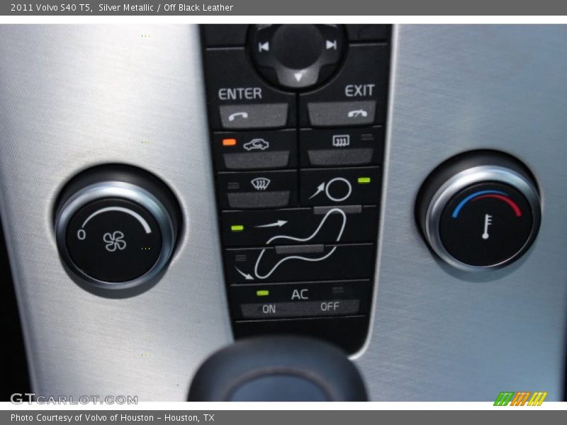 Silver Metallic / Off Black Leather 2011 Volvo S40 T5