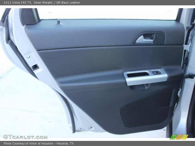 Silver Metallic / Off Black Leather 2011 Volvo S40 T5