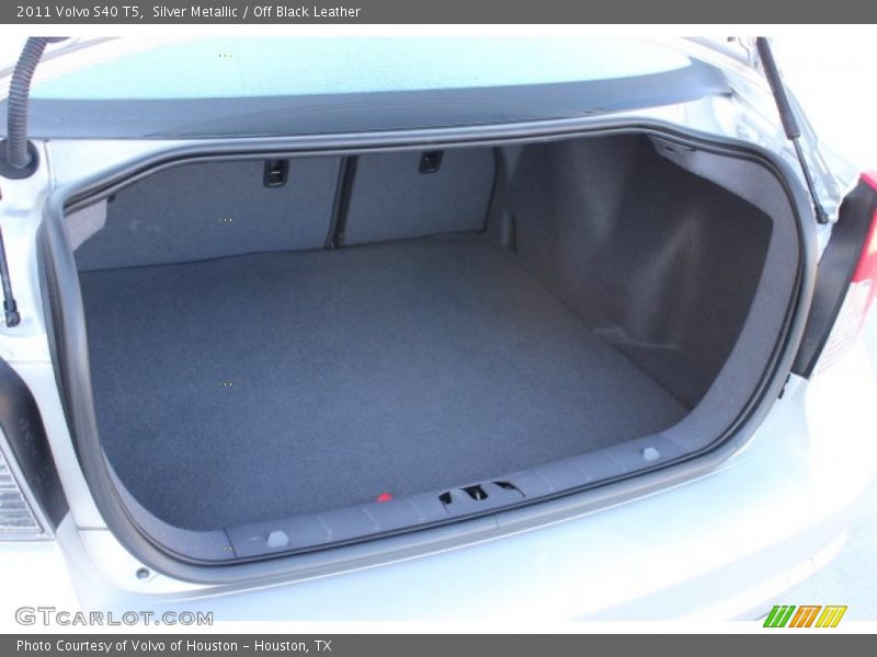 Silver Metallic / Off Black Leather 2011 Volvo S40 T5