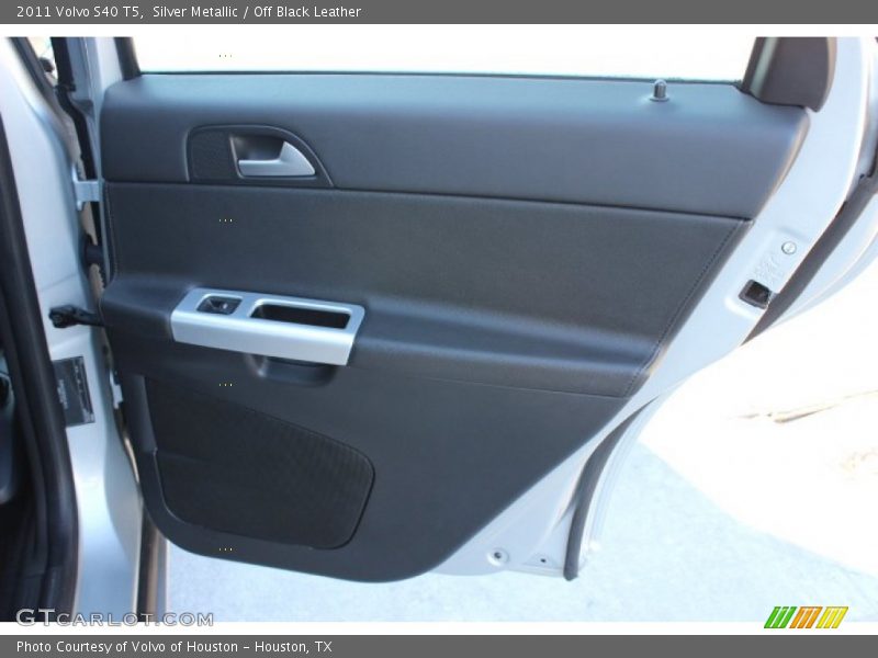 Silver Metallic / Off Black Leather 2011 Volvo S40 T5