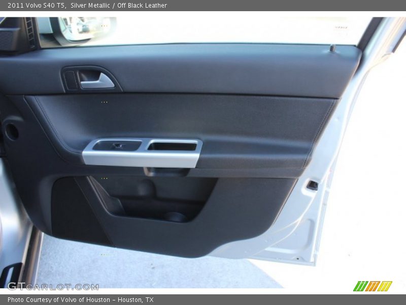 Silver Metallic / Off Black Leather 2011 Volvo S40 T5