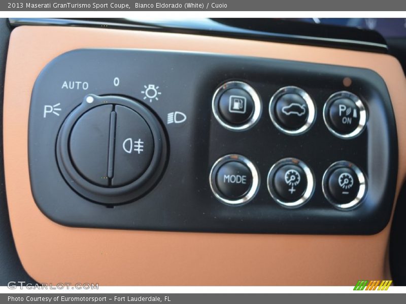 Bianco Eldorado (White) / Cuoio 2013 Maserati GranTurismo Sport Coupe