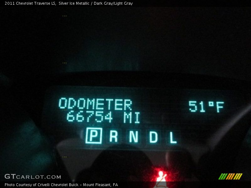 Silver Ice Metallic / Dark Gray/Light Gray 2011 Chevrolet Traverse LS
