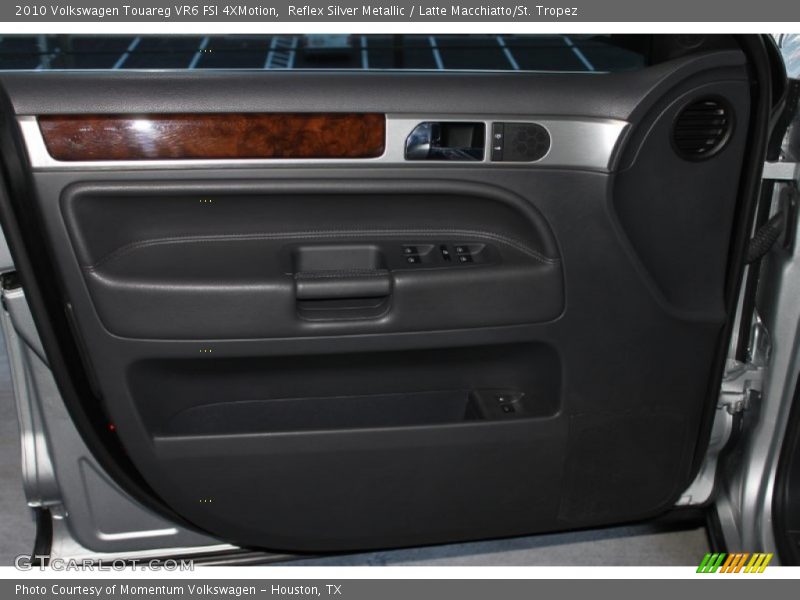 Reflex Silver Metallic / Latte Macchiatto/St. Tropez 2010 Volkswagen Touareg VR6 FSI 4XMotion
