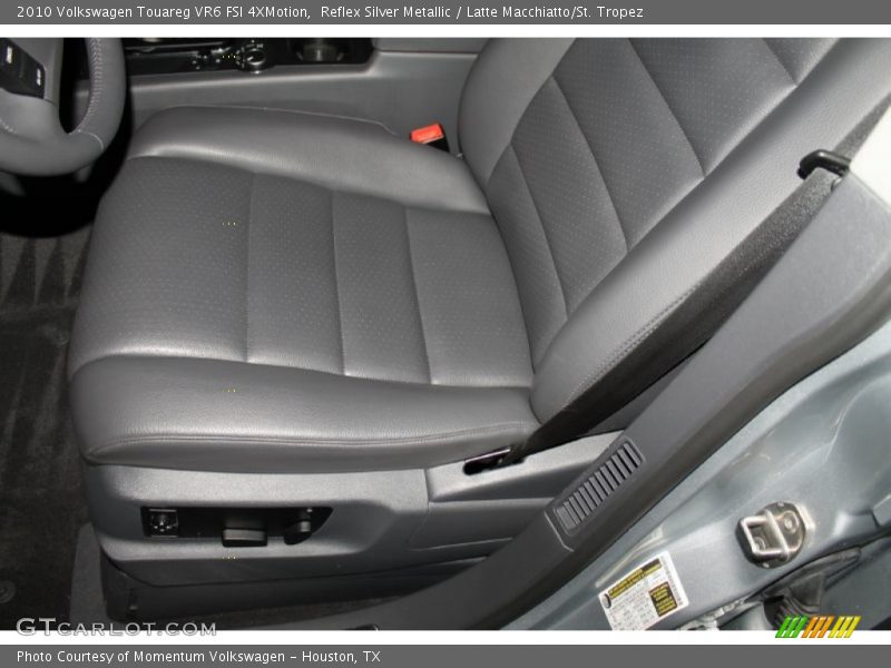 Reflex Silver Metallic / Latte Macchiatto/St. Tropez 2010 Volkswagen Touareg VR6 FSI 4XMotion