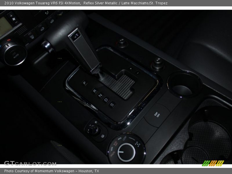 Reflex Silver Metallic / Latte Macchiatto/St. Tropez 2010 Volkswagen Touareg VR6 FSI 4XMotion