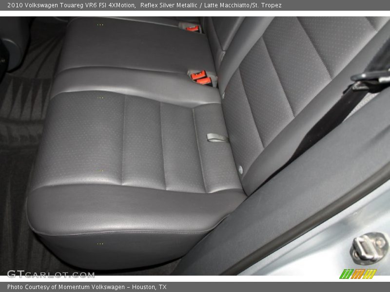 Reflex Silver Metallic / Latte Macchiatto/St. Tropez 2010 Volkswagen Touareg VR6 FSI 4XMotion
