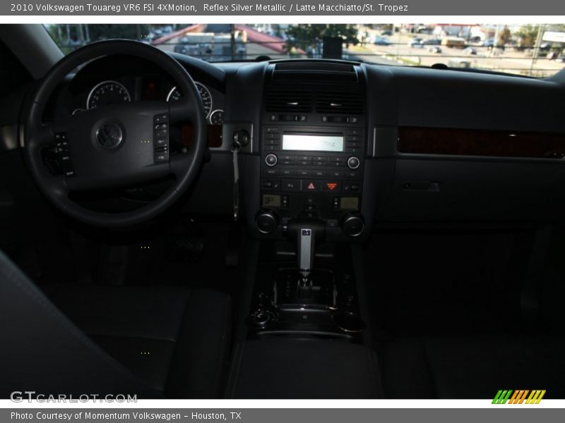 Reflex Silver Metallic / Latte Macchiatto/St. Tropez 2010 Volkswagen Touareg VR6 FSI 4XMotion