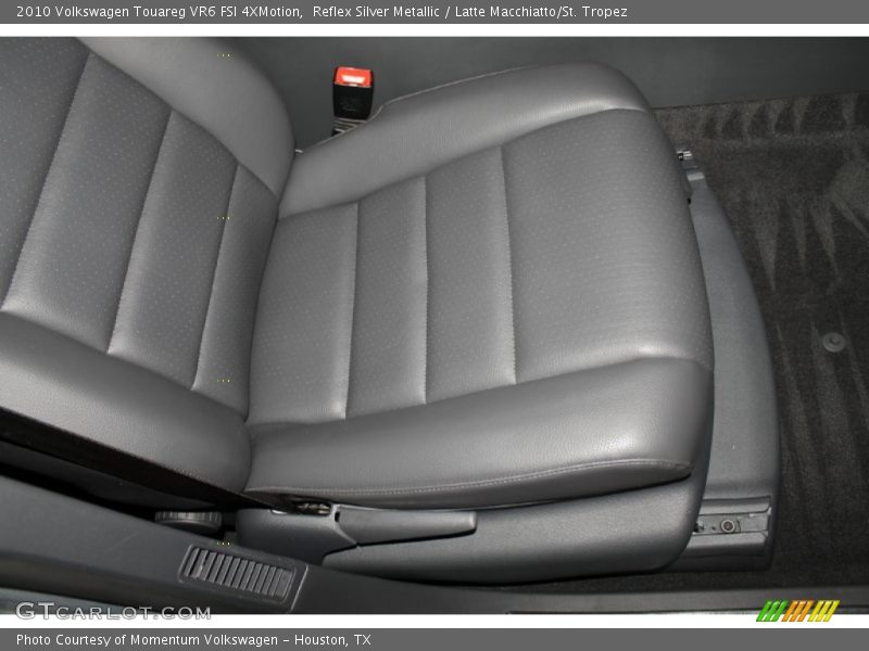 Reflex Silver Metallic / Latte Macchiatto/St. Tropez 2010 Volkswagen Touareg VR6 FSI 4XMotion