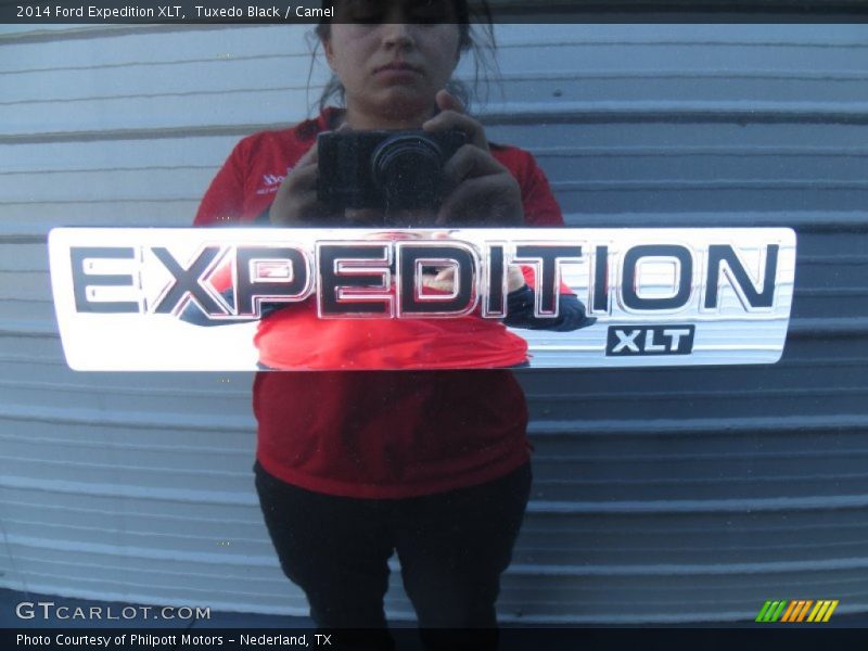 Tuxedo Black / Camel 2014 Ford Expedition XLT