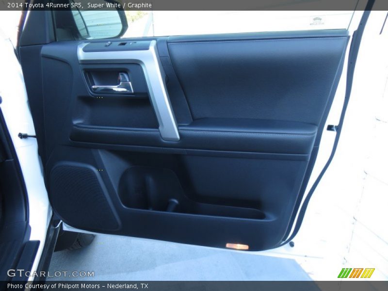 Super White / Graphite 2014 Toyota 4Runner SR5