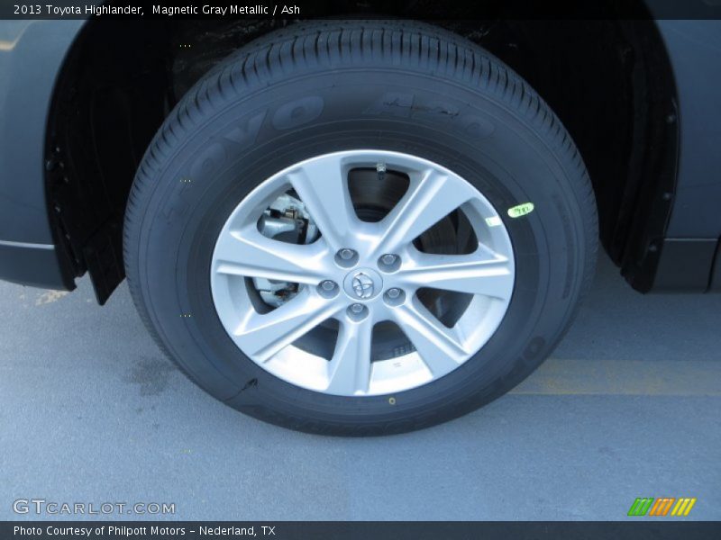 Magnetic Gray Metallic / Ash 2013 Toyota Highlander