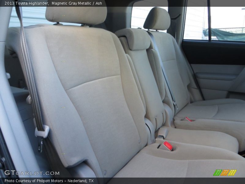 Magnetic Gray Metallic / Ash 2013 Toyota Highlander