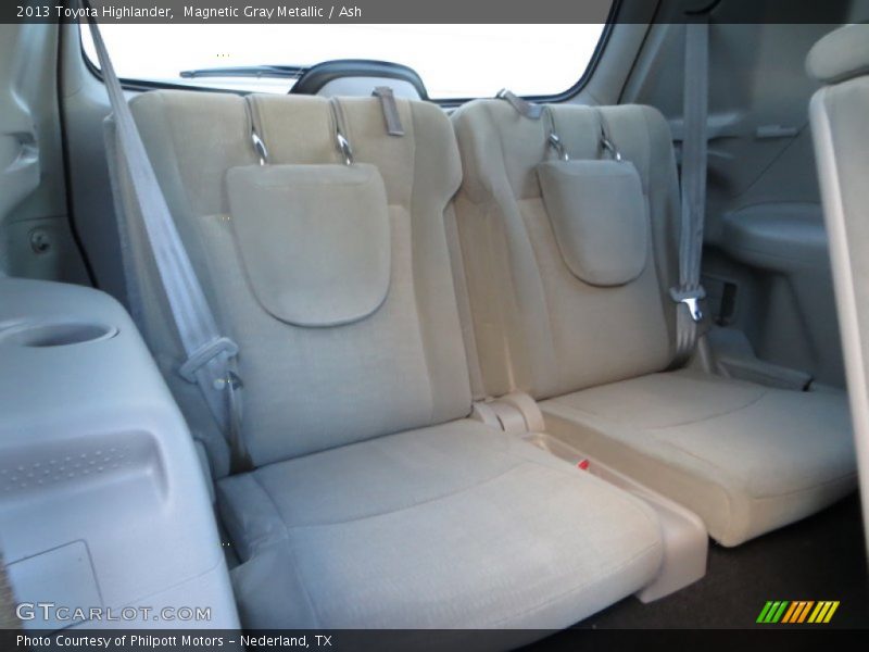 Magnetic Gray Metallic / Ash 2013 Toyota Highlander