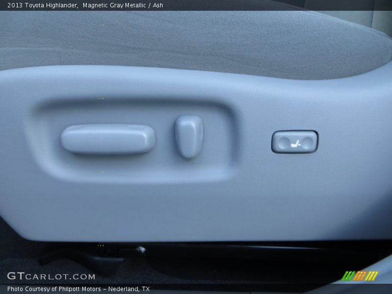 Magnetic Gray Metallic / Ash 2013 Toyota Highlander
