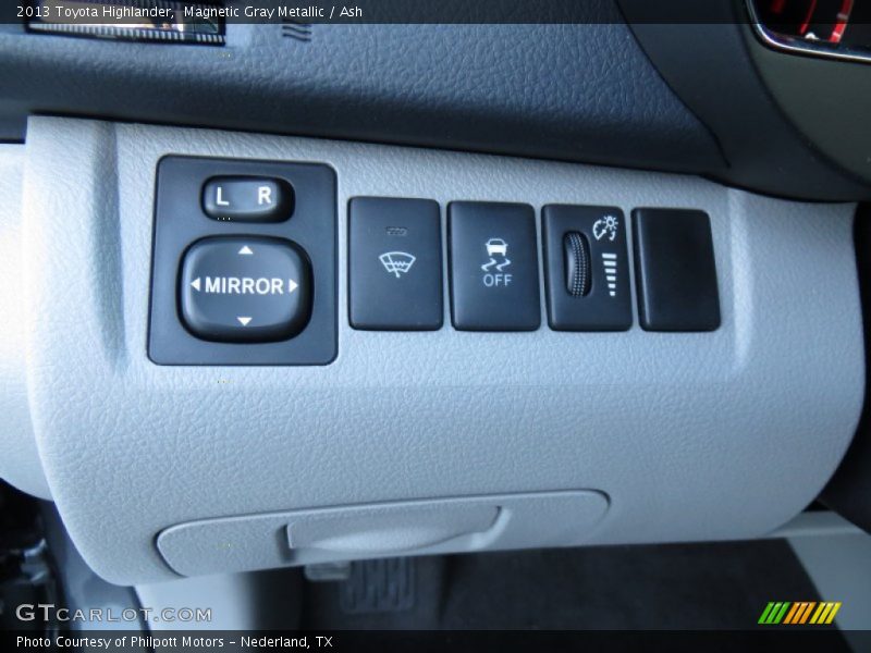 Magnetic Gray Metallic / Ash 2013 Toyota Highlander
