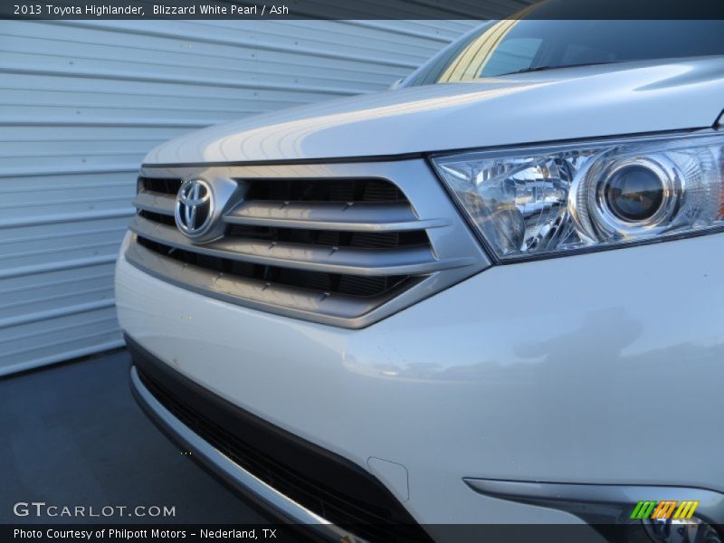 Blizzard White Pearl / Ash 2013 Toyota Highlander