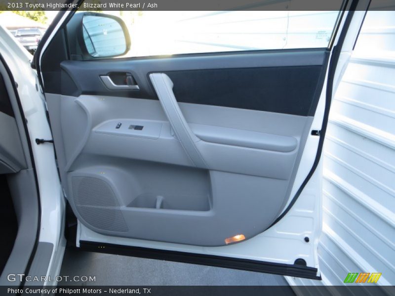 Blizzard White Pearl / Ash 2013 Toyota Highlander